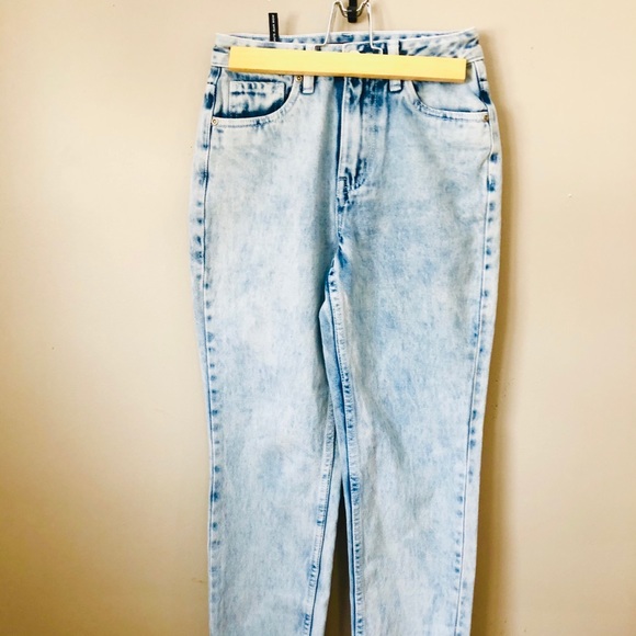 3/$25 BLUENOTES high rise mom acid wash jeans - Picture 1 of 6